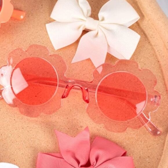 NWT Stylish Children’s Round Flower Retro Sunglasses Toddler Sunnies -Pink Clear - Picture 2 of 9
